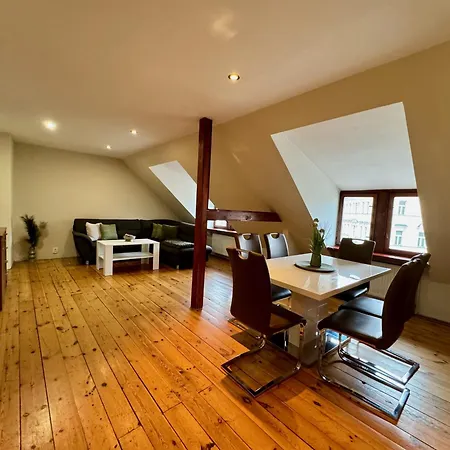 Laubeho Namesti Apartment *