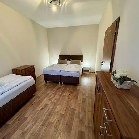 Laubeho Namesti דירה *